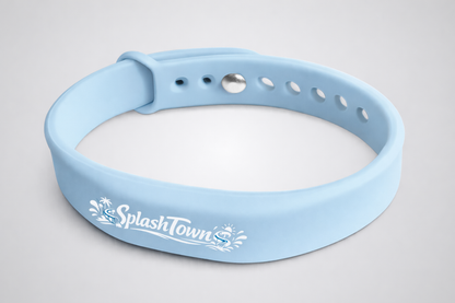 Een foto van een siliconen armband met NFC en een eigen ontwerp van JM Band®.